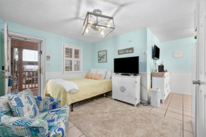 Cherry Grove efficiency just steps from the beach